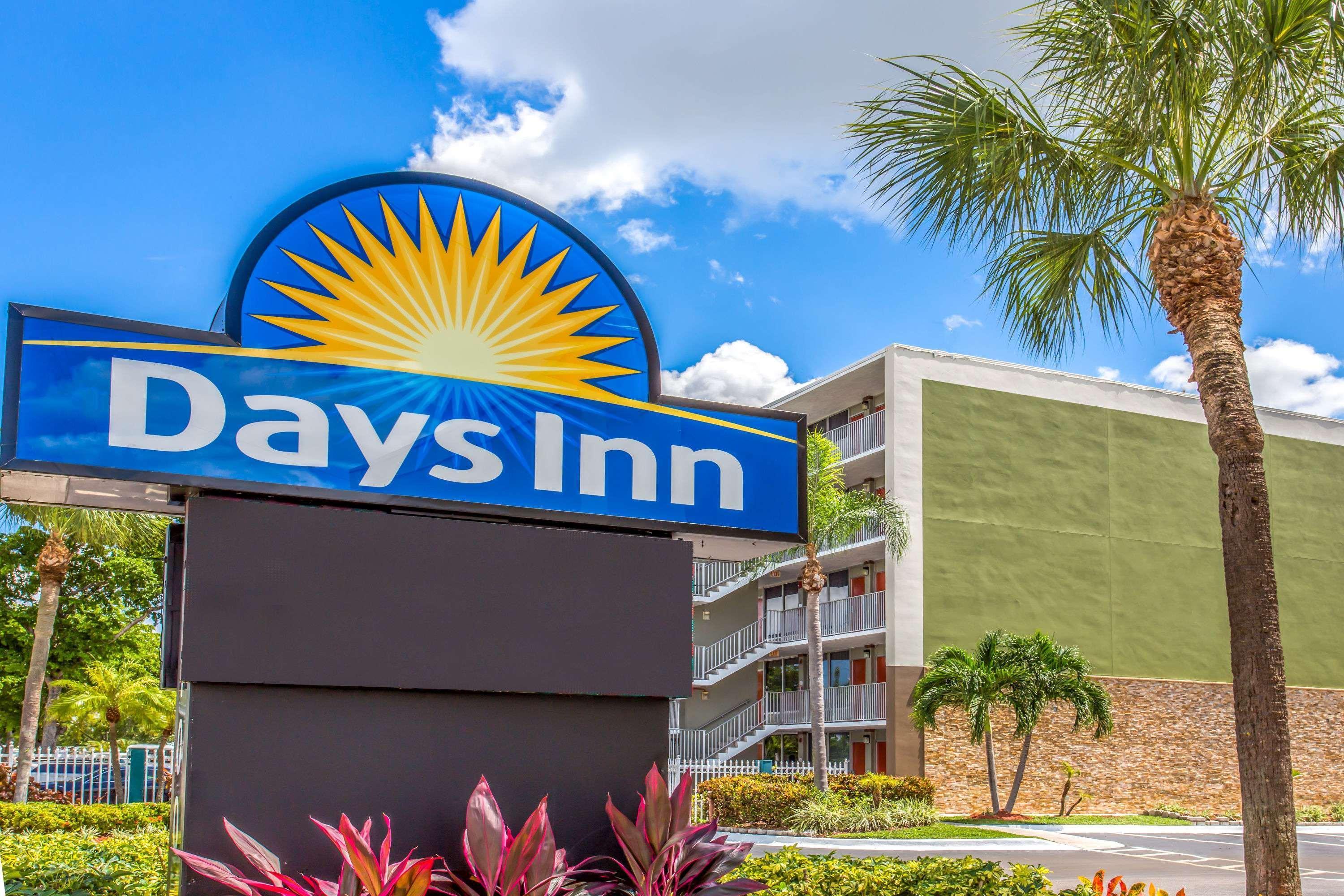 Days Inn By Wyndham Fort Lauderdale Airport Cruise Port Exteriör bild